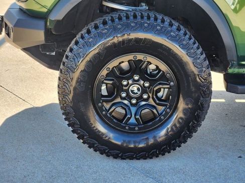 Used 2022 Ford Bronco 4-Door image 16