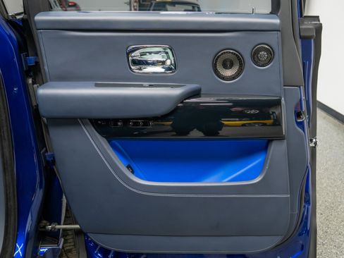 Used 2024 Rolls-Royce Cullinan Black Badge image 48