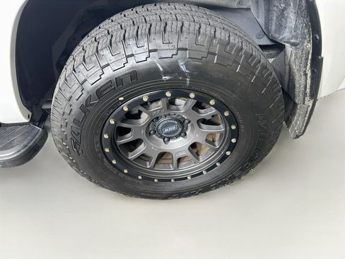 Used 2019 Toyota 4Runner TRD Off-Road Premium AWD/4WD image 11