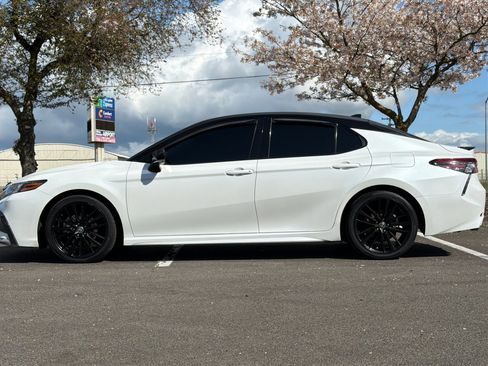 Used 2022 Toyota Camry XSE w/ Navigation Upgrade Package image 7