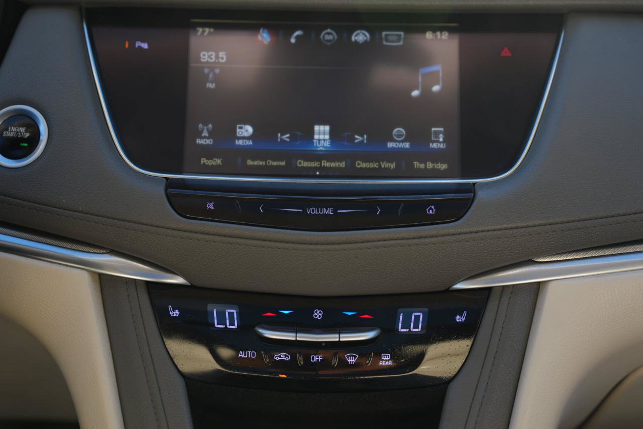 Used 2018 Cadillac XT5 Luxury w/ Driver Awareness Package FWD image 19