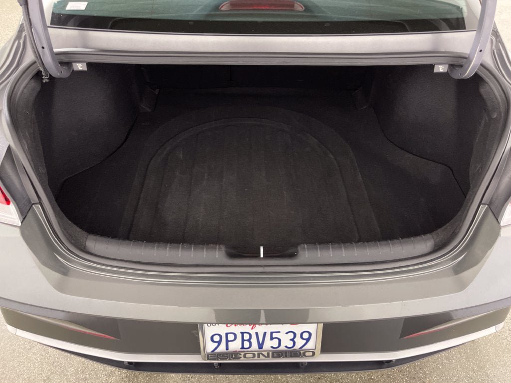 Certified 2025 Hyundai Elantra SEL FWD image 11