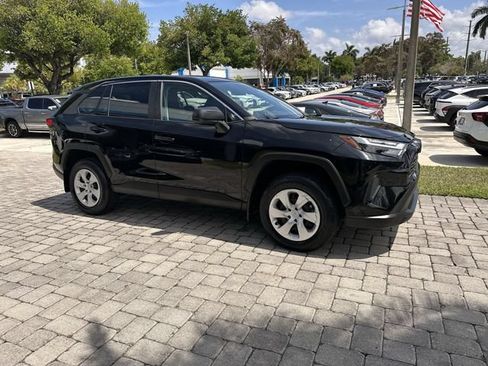 Used 2024 Toyota RAV4 LE FWD image 15