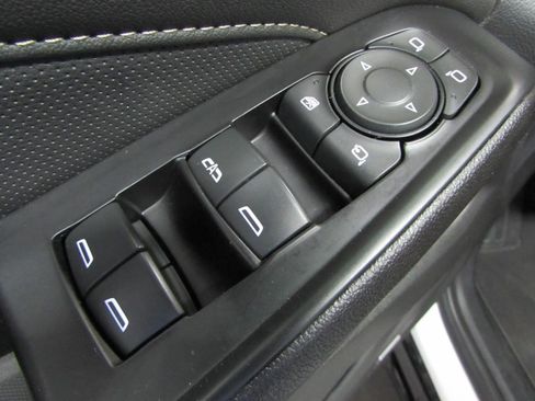 Used 2023 Chevrolet Traverse Premier w/ Redline Edition FWD image 22