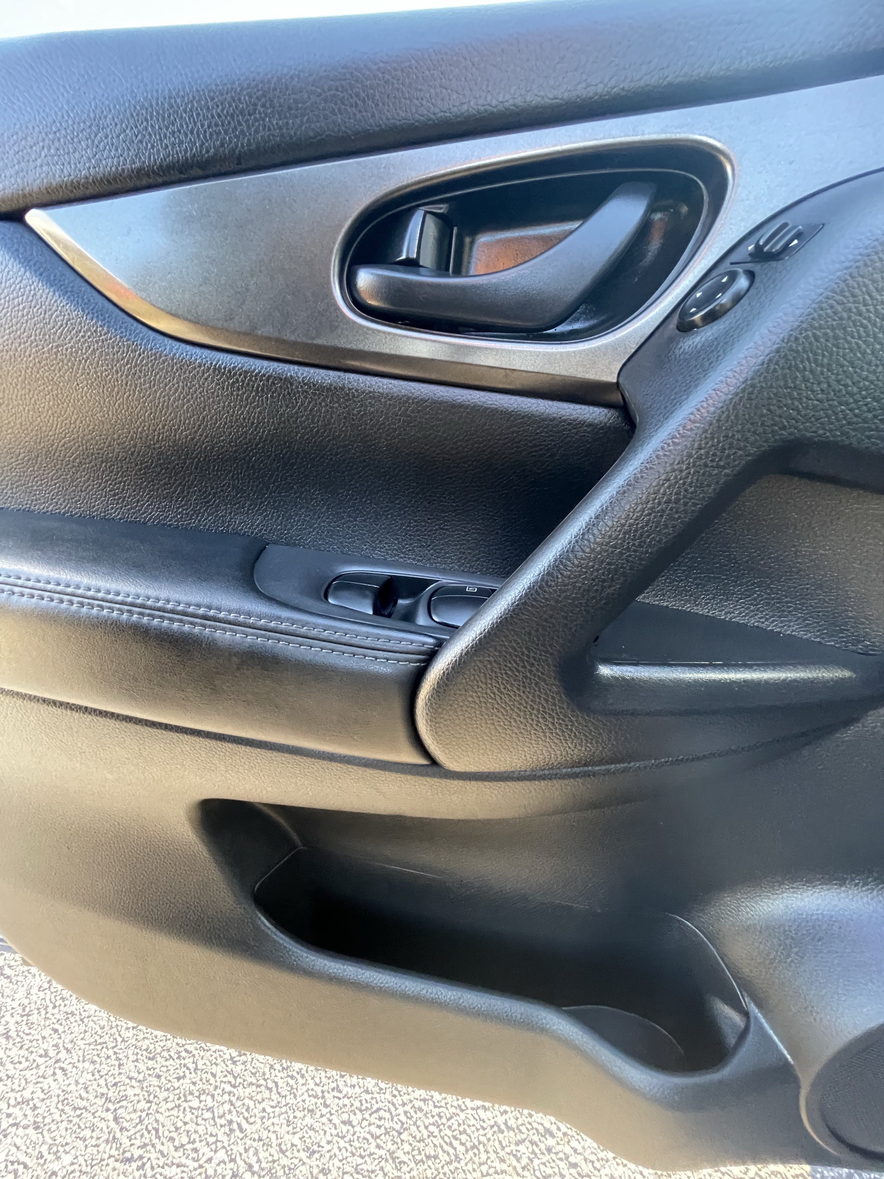 Used 2018 Nissan Rogue Sport S w/ S Appearance Package FWD image 19