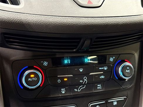 Used 2017 Ford Escape SE image 14