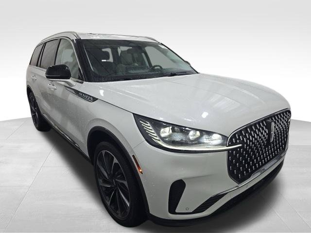 Used 2025 Lincoln Aviator Reserve w/ Equipment Group 201A AWD/4WD image 3