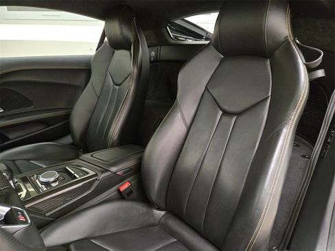 Used 2021 Audi R8 V10 w/ Premium Package image 29