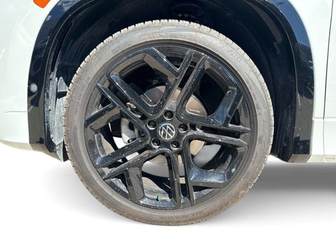 Certified 2026 Volkswagen Tiguan SE R-Line FWD image 19