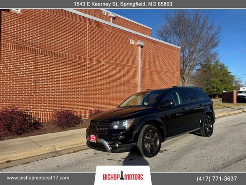Used 2020 Dodge Journey Crossroad image 1