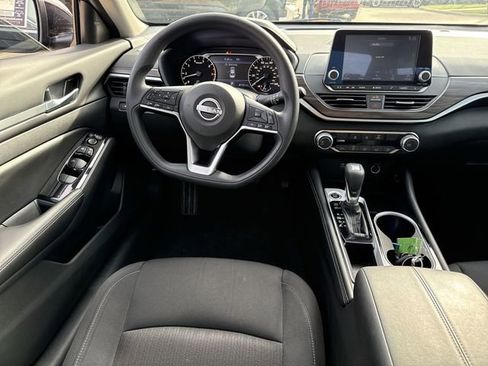 Used 2023 Nissan Altima 2.5 SV image 10