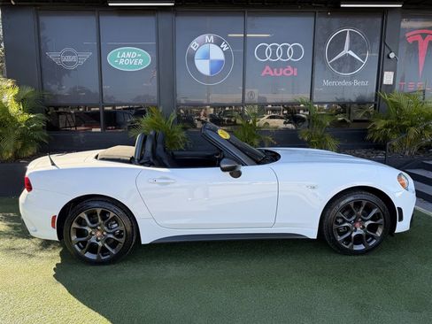 Used 2017 FIAT 124 Spider Abarth image 8
