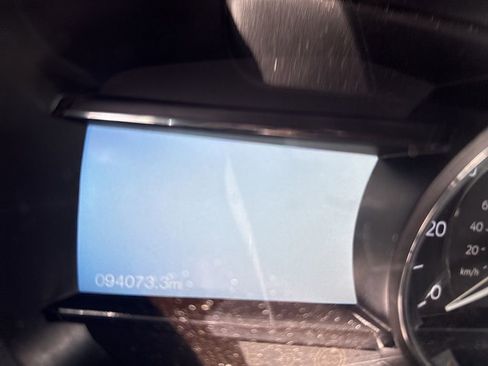 Used 2017 Ford Explorer XLT w/ Equipment Group 202A AWD/4WD image 12