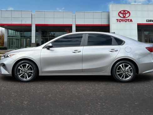 Used 2023 Kia Forte LXS FWD image 7
