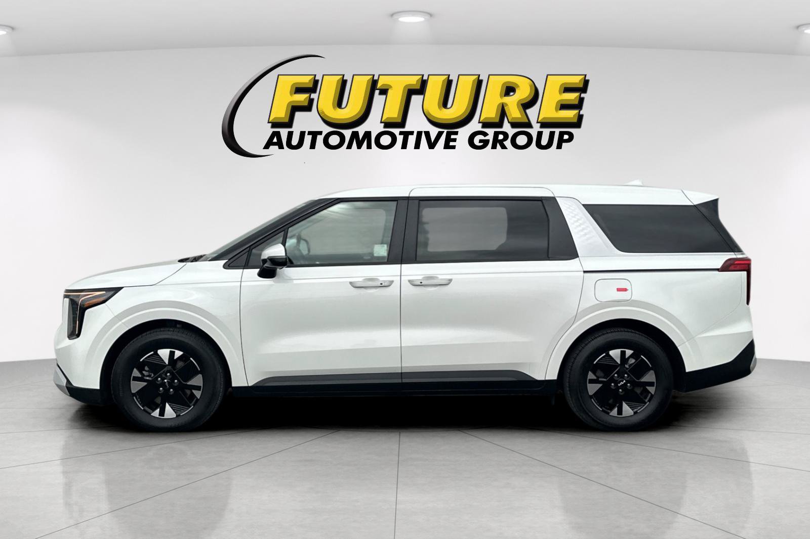 Used 2026 Kia Carnival LXS FWD image 7