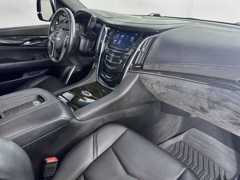 Used 2016 Cadillac Escalade ESV Platinum RWD image 39