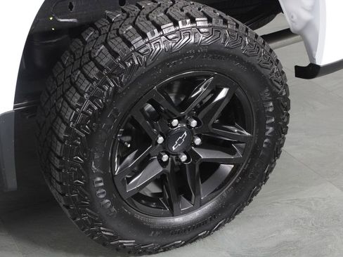 Used 2026 Chevrolet Silverado 1500 Custom Trail Boss AWD/4WD image 12