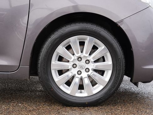 Used 2016 Toyota Sienna XLE image 9