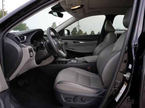 Used 2023 INFINITI QX50 Luxe AWD/4WD image 16