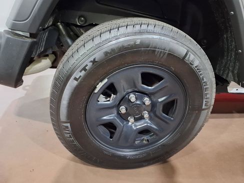 Used 2023 Jeep Wrangler Sport image 7