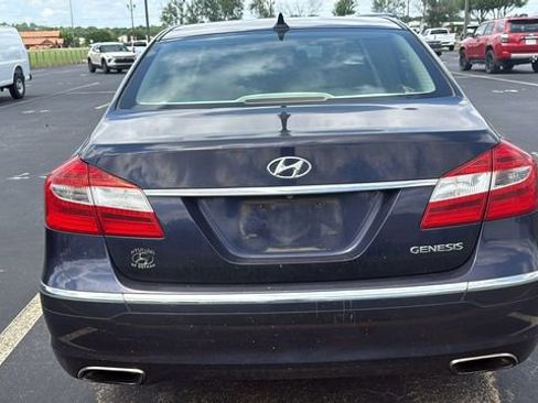 Used 2012 Hyundai Genesis 3.8 w/ Premium Pkg RWD image 6