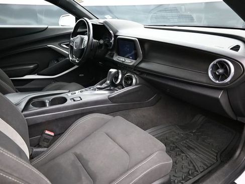 Used 2017 Chevrolet Camaro LT w/ Technology Package image 16