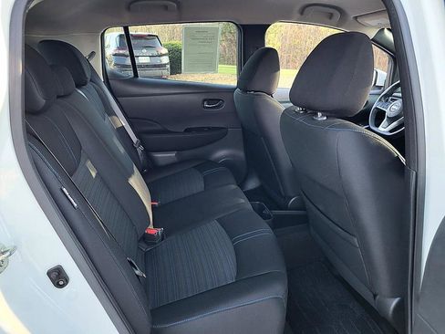 Used 2024 Nissan Leaf SV Plus image 18