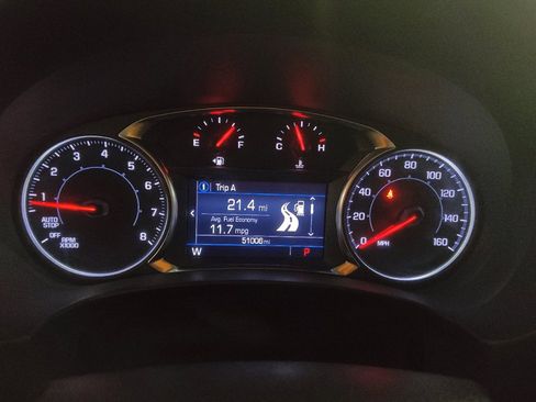 Used 2024 GMC Terrain SLE w/ Driver Convenience Package FWD image 23