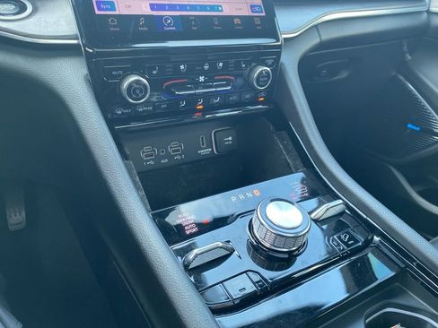 Used 2022 Jeep Grand Cherokee Overland image 12