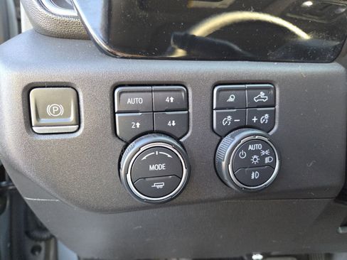 Used 2024 Chevrolet Silverado 1500 LT Trail Boss w/ Convenience Package II image 32