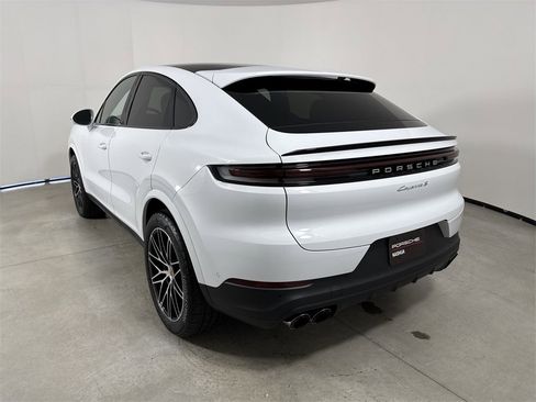 New 2026 Porsche Cayenne S image 3
