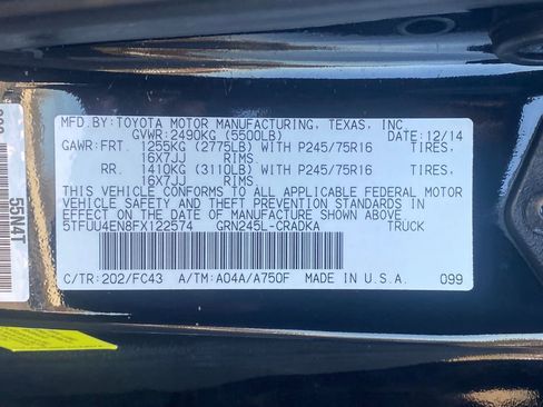 Used 2015 Toyota Tacoma 4x4 Access Cab V6 w/ SR5 Package image 30