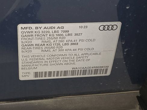 Used 2024 Audi Q8 e-tron Premium Plus w/ Premium Plus Package AWD/4WD image 35