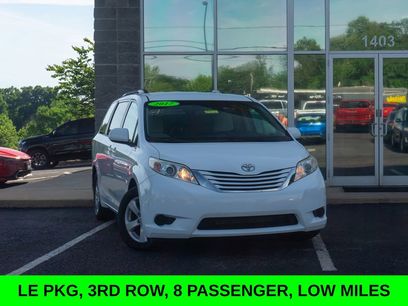 Used 2017 Toyota Sienna LE