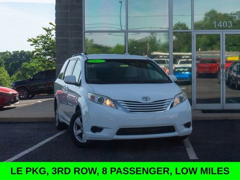 Used 2017 Toyota Sienna LE FWD image 1