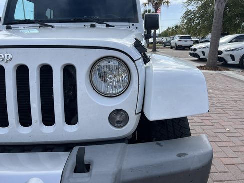 Used 2015 Jeep Wrangler Unlimited Sahara w/ Dual Top Group image 6