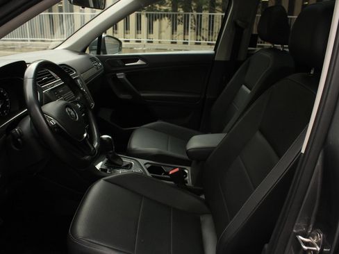 Used 2019 Volkswagen Tiguan SEL AWD/4WD image 14