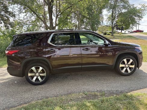 Used 2018 Chevrolet Traverse LT w/ LPO, Floor Liner Package AWD/4WD image 6
