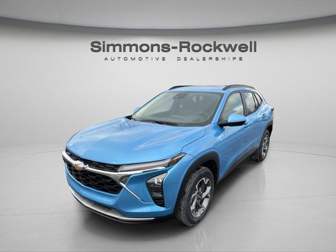 New 2026 Chevrolet Trax LT w/ Sunroof Package image 17
