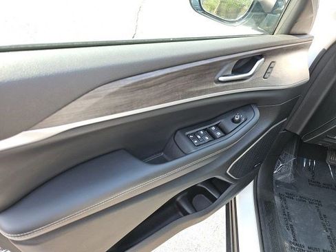 Used 2022 Jeep Grand Cherokee Limited 4xe w/ Luxury Tech Group II image 19