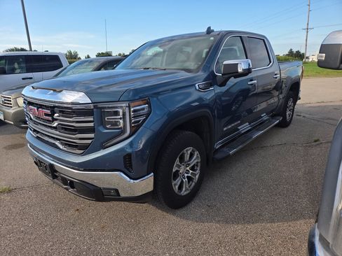 Used 2024 GMC Sierra 1500 SLT w/ X31 Off-Road Package AWD/4WD image 1