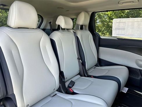 New 2026 Kia Carnival SX w/ SX Dark Edition Package image 24