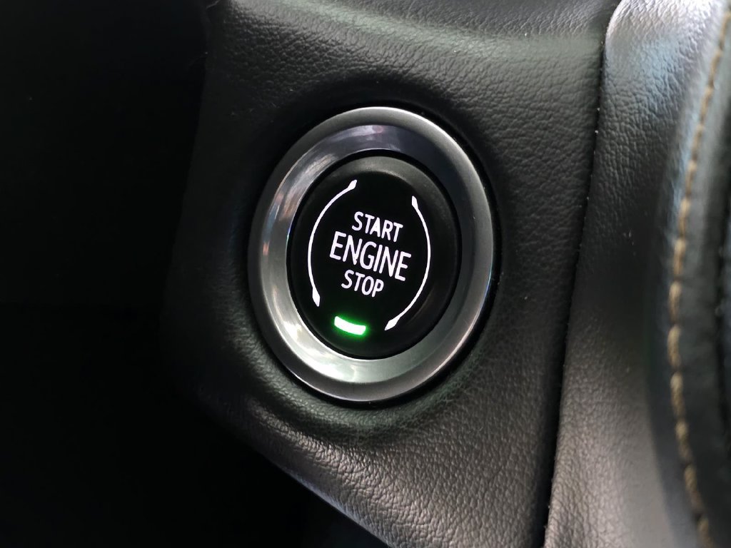 Used 2021 GMC Yukon XL AT4 w/ AT4 Premium Plus Package AWD/4WD image 21