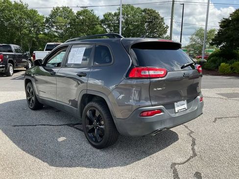 Used 2017 Jeep Cherokee Sport FWD image 17