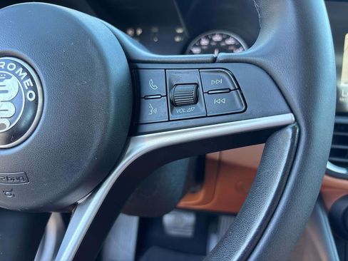 Used 2017 Alfa Romeo Giulia AWD image 16