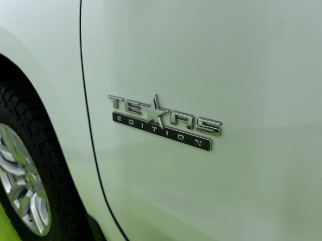 Used 2021 Chevrolet Silverado 1500 LT w/ Z71 Off-Road Package AWD/4WD image 13