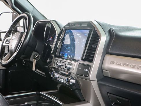 Used 2022 Ford F250 Lariat w/ Black Appearance Package image 27