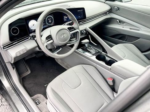 New 2025 Hyundai Elantra SEL FWD image 15