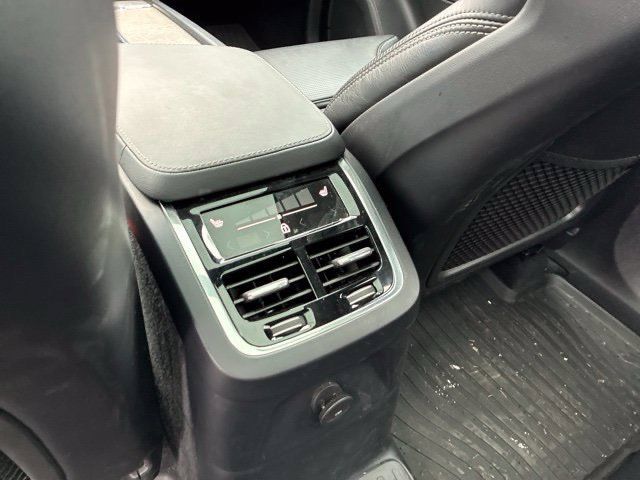 Used 2022 Volvo XC90 T8 Inscription w/ Advanced Package AWD/4WD image 14