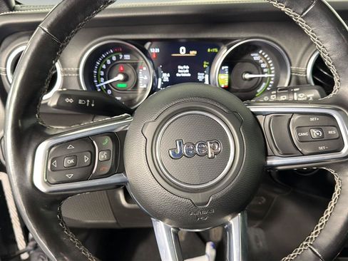 Used 2022 Jeep Wrangler Unlimited Sahara w/ Cold Weather Group AWD/4WD image 44
